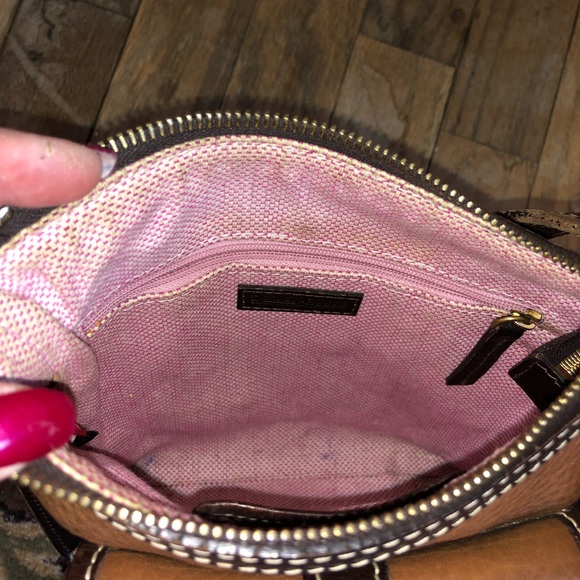 Dooney and Bourke messenger bag - Picture 3 of 4